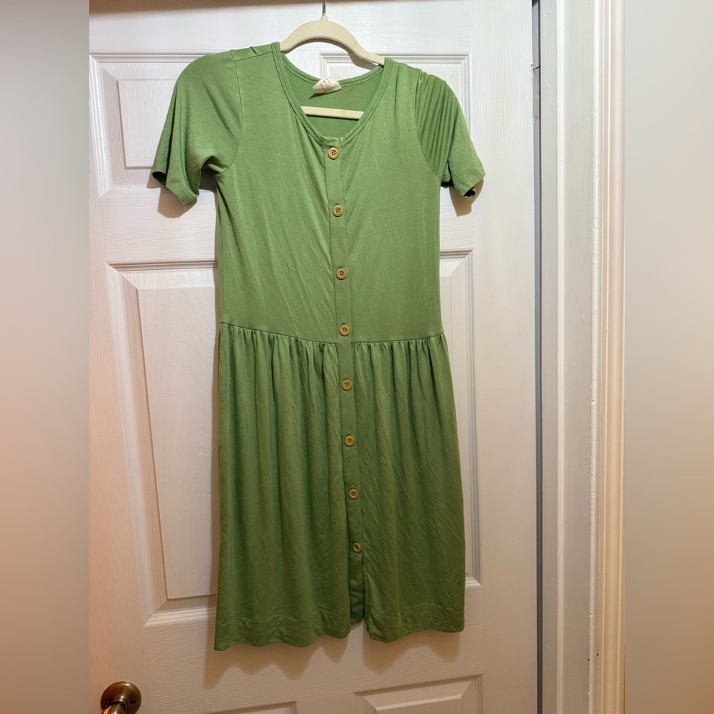 Kate Quinn dress